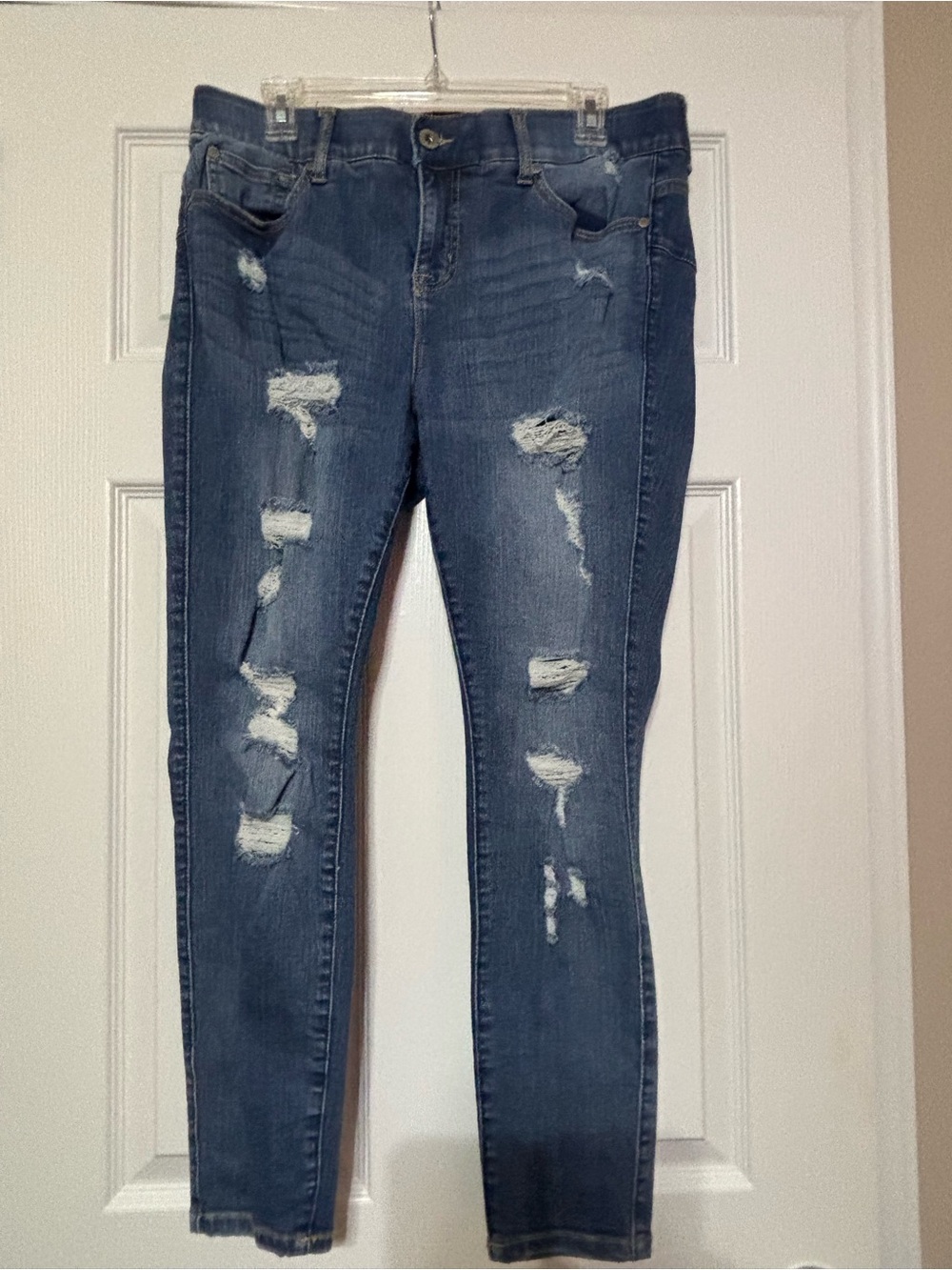 torrid Distressed Skinny Jeans in Dark Blue Wash